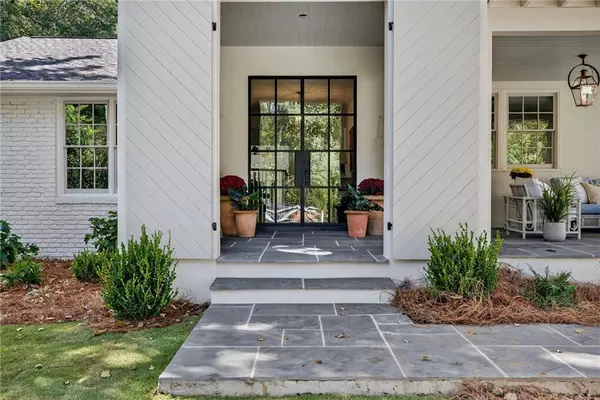 Atlanta, GA 30327,2914 Rockingham DR NW