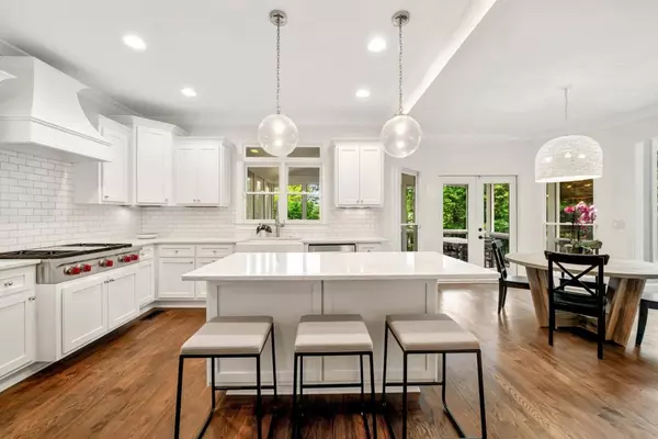 Atlanta, GA 30342,3925 Sheldon DR N