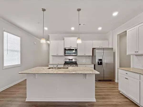 Buford, GA 30519,2594 Poppy CT #102