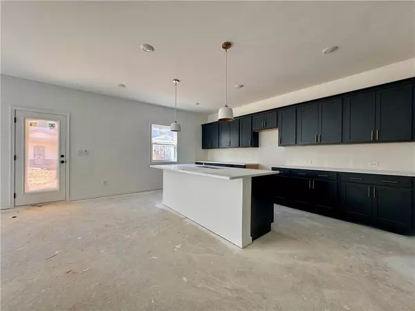 Flowery Branch, GA 30542,5536 Coalie TRCE