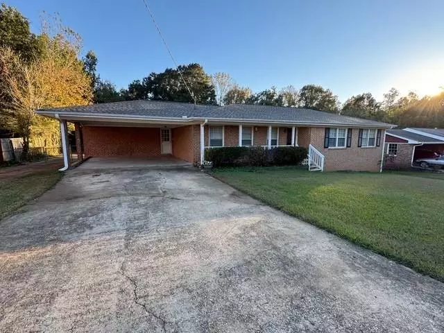 4651 Lindsey DR, Powder Springs, GA 30127