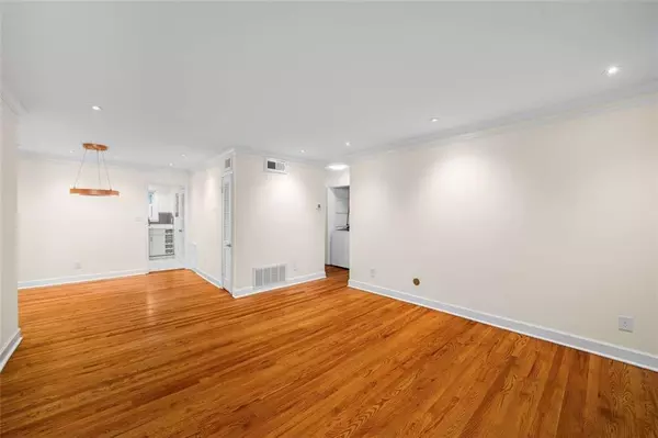 Atlanta, GA 30305,3510 Roswell RD NW #M4