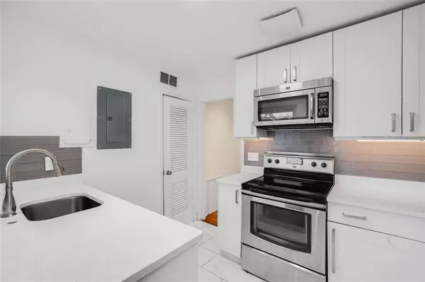 Atlanta, GA 30305,3510 Roswell RD NW #M4