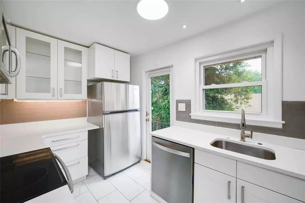 Atlanta, GA 30305,3510 Roswell RD NW #M4