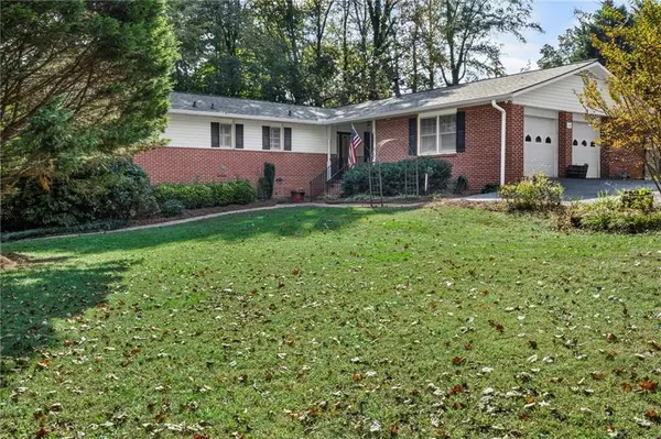 100 Knollwood LN, Cumming, GA 30040