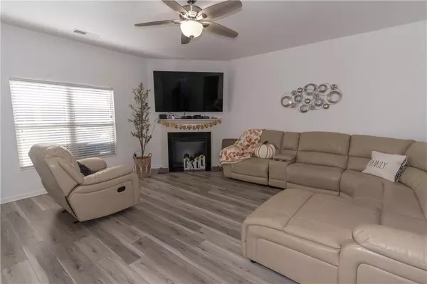 Loganville, GA 30052,216 Loganview DR