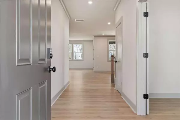 Canton, GA 30114,143 Henley ST