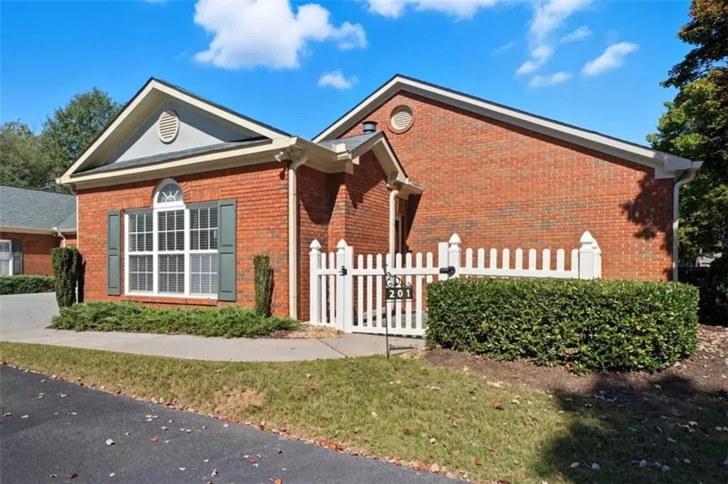 Buford, GA 30518,119 Holiday RD #201