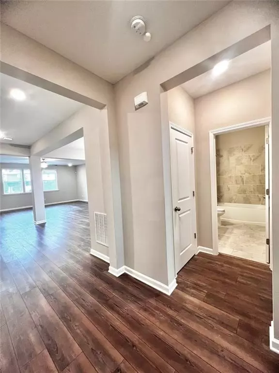 Hoschton, GA 30548,4446 Waxwing ST