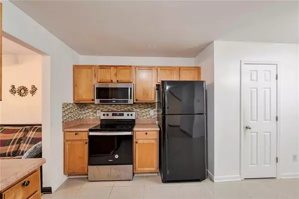 Stockbridge, GA 30281,7161 Laurel Creek DR