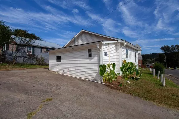 Calhoun, GA 30701,100 Neal ST