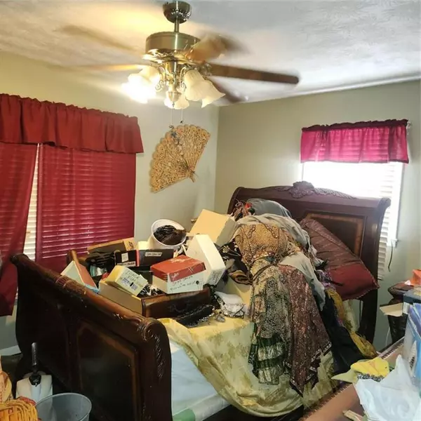 4461 Yates RD, College Park, GA 30337
