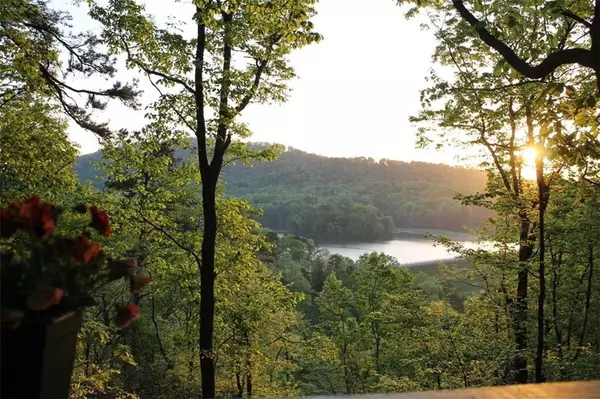 101 Treetopper CIR, Jasper, GA 30143