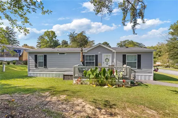 26 E Meadow LN, Conyers, GA 30012