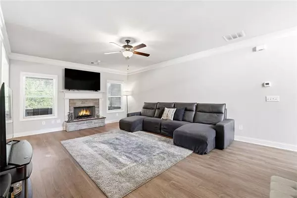 Loganville, GA 30052,809 MILDRED LN