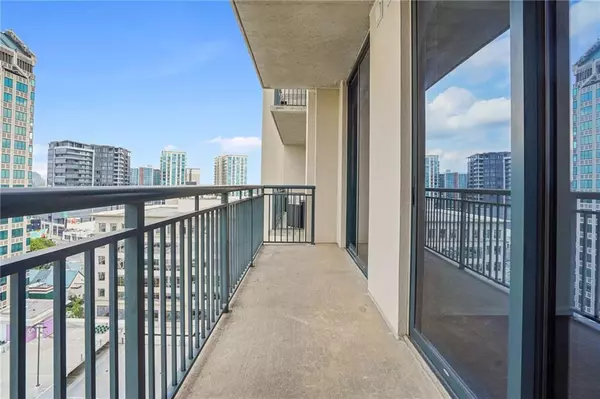 Atlanta, GA 30305,3040 Peachtree RD NW #1313