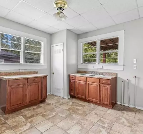 Birmingham, AL 35205,707 Center WAY S