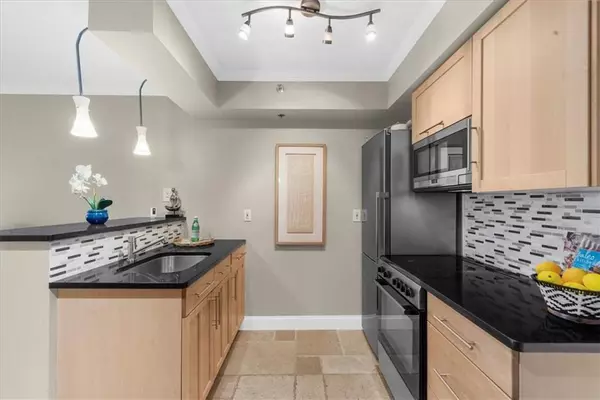 Atlanta, GA 30328,795 Hammond DR #610