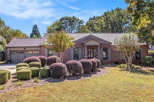 335 Stonebridge TRL, Roswell, GA 30075