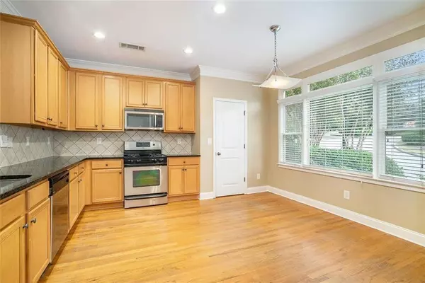 Atlanta, GA 30316,2523 Village Creek LNDG SE