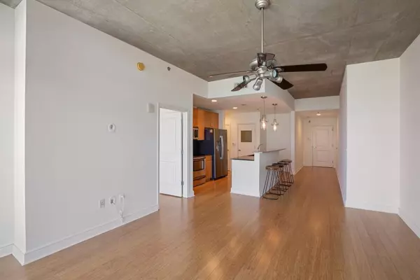 Atlanta, GA 30309,950 W Peachtree ST #1002