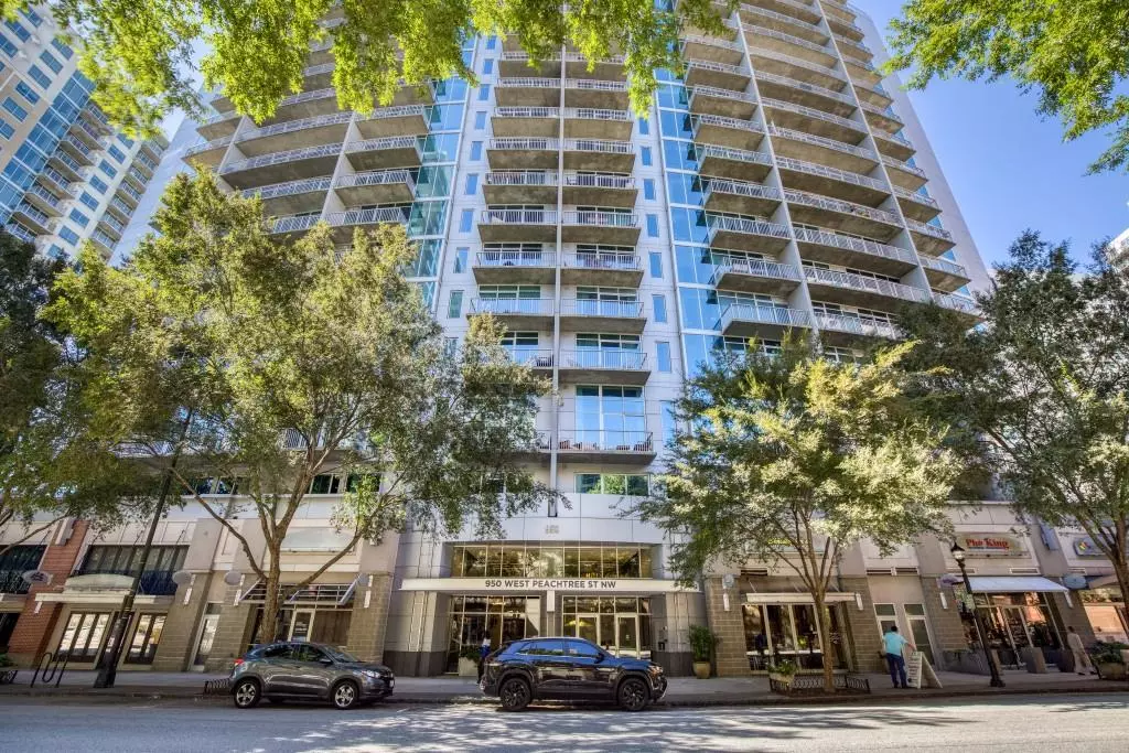 Atlanta, GA 30309,950 W Peachtree ST #1002