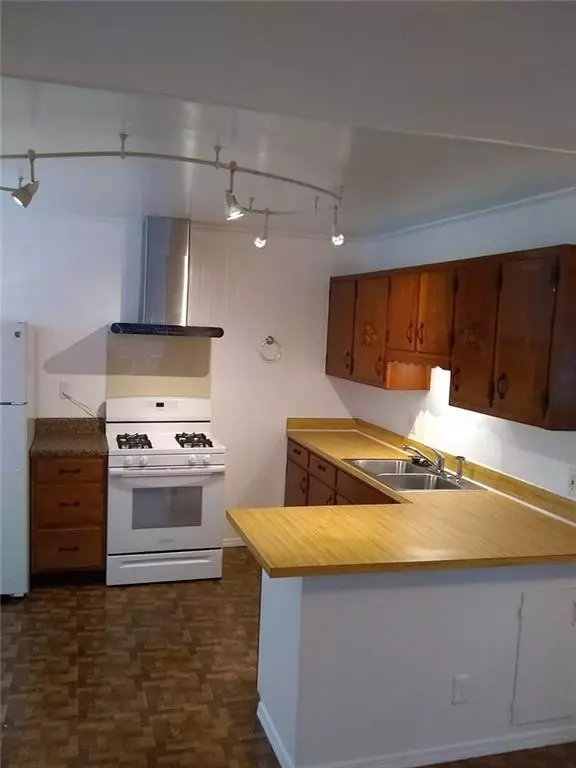 Atlanta, GA 30340,190 Lake DR