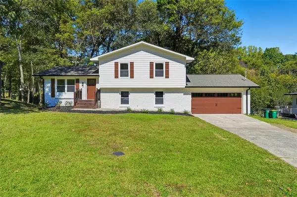 203 Woodglen DR, Woodstock, GA 30188