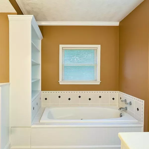 Dallas, GA 30132,6729 Cartersville HWY