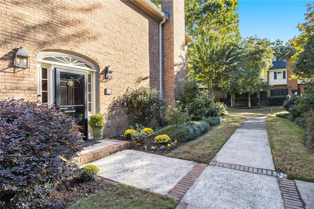 Atlanta, GA 30307,9 Kings WALK NE