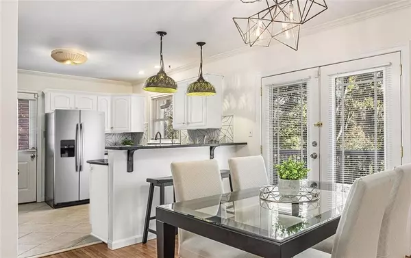 Decatur, GA 30030,490 E PHARR RD E