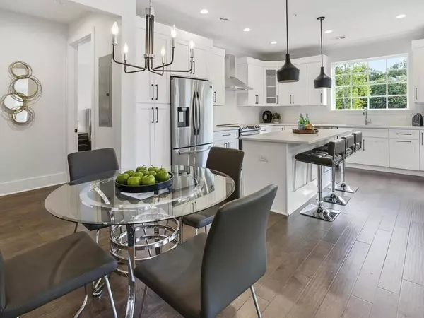 6890 Peachtree Dunwoody RD #101, Atlanta, GA 30328