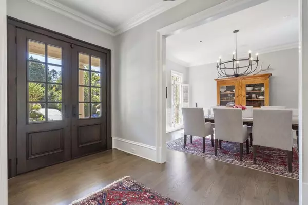 Atlanta, GA 30342,390 Ivy Knoll NE
