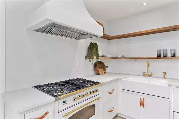 Atlanta, GA 30313,716 Stokeswood AVE SE #2B