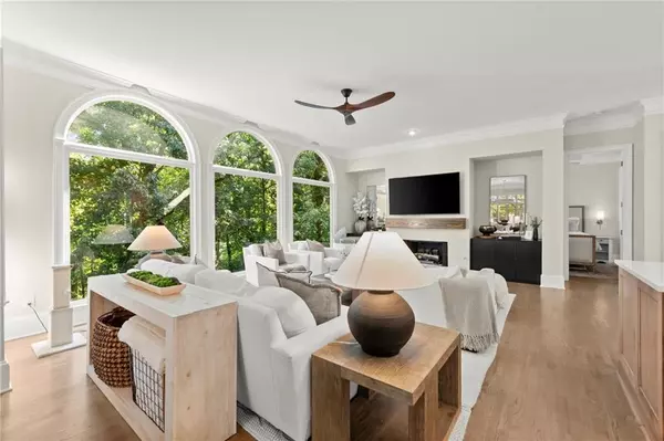 Atlanta, GA 30342,235 Lake Summit VW