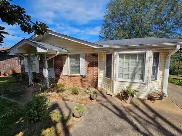 163 Wood CIR, Winder, GA 30680