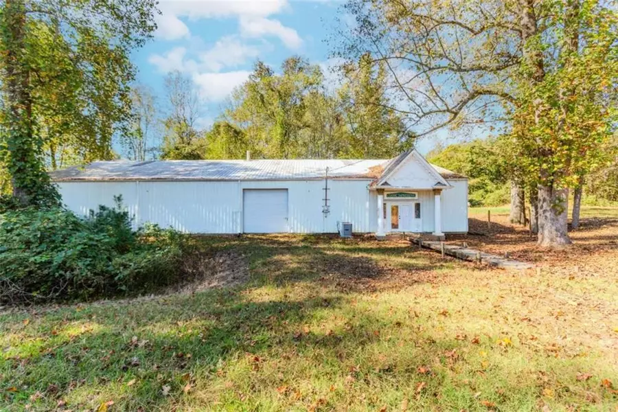 621 Loganville Hwy, Winder, GA 30680