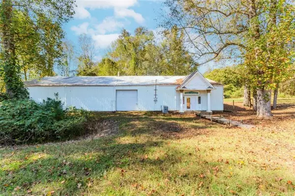 621 Loganville Hwy, Winder, GA 30680