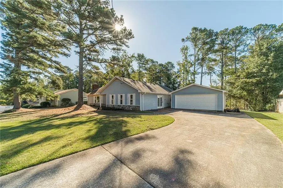 801 Greenwood TRL SE, Conyers, GA 30094