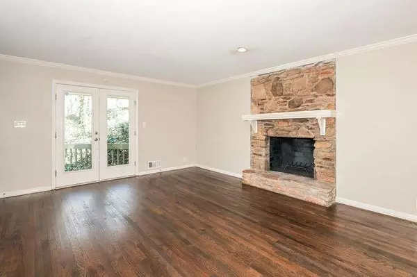 Atlanta, GA 30328,7127 Riverside DR