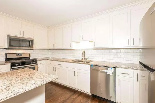 Atlanta, GA 30328,7127 Riverside DR