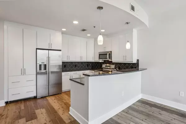 Atlanta, GA 30309,1080 Peachtree ST NE #1701
