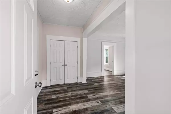 Social Circle, GA 30025,228 OAK DR