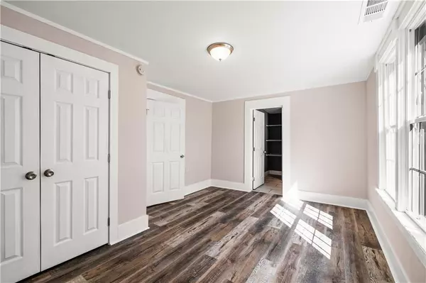 Social Circle, GA 30025,228 OAK DR