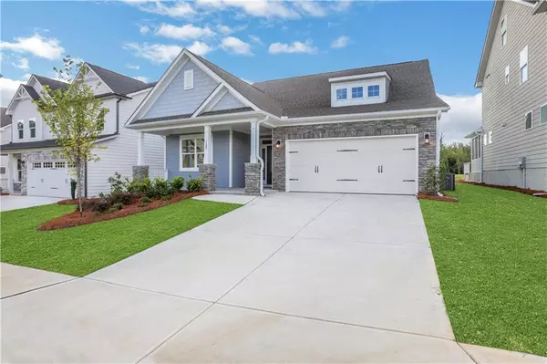 137 Coffee LN, Hoschton, GA 30548