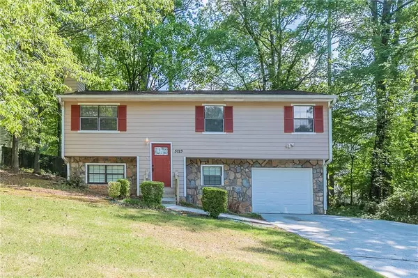 5723 Fieldstone DR, Lithonia, GA 30038