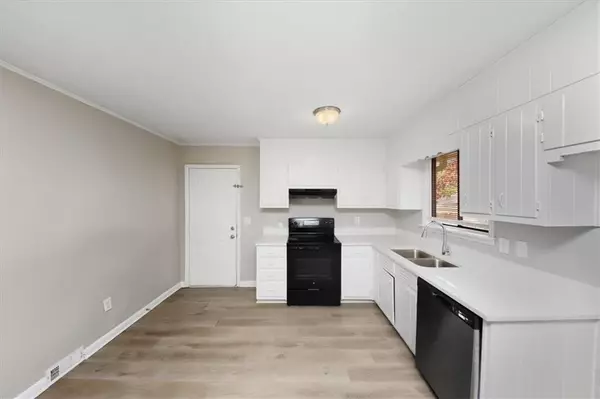 Jonesboro, GA 30236,446 QUEEN ALIESE LN