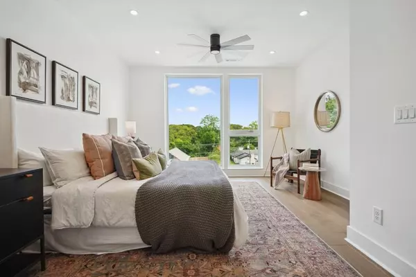 Atlanta, GA 30316,1570 Flat Shoals RD SE #4