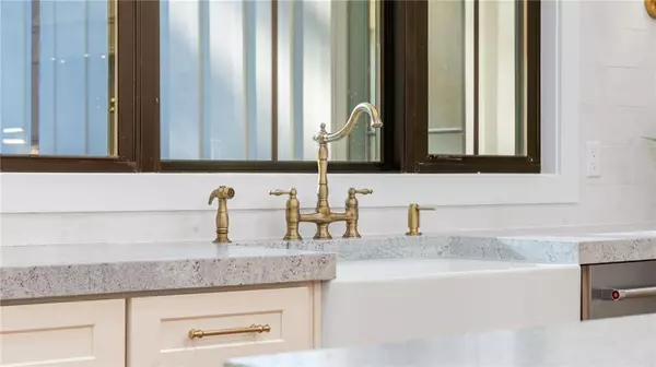 Ball Ground, GA 30107,165 Highlands Chase