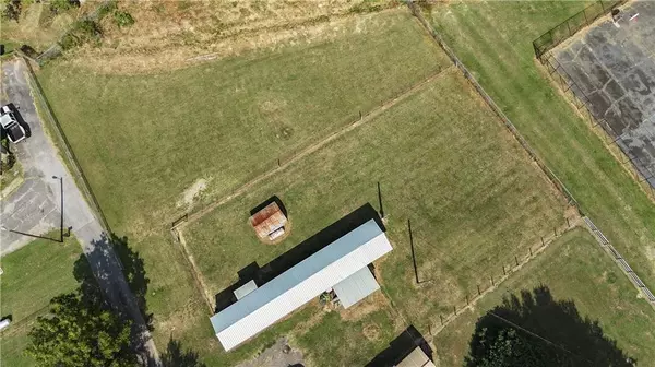 White, GA 30184,21 Clubhouse DR NE